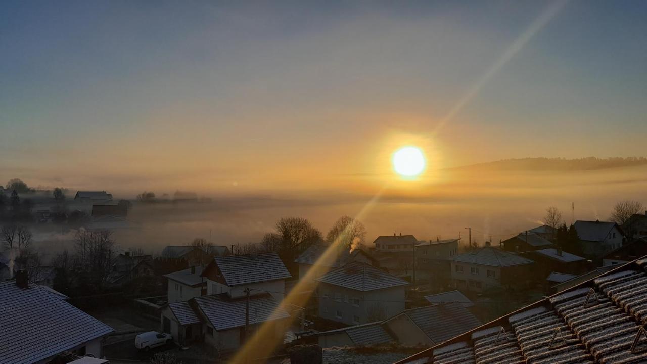 Appartement Sous Les Etoiles à Orchamps-Vennes Extérieur photo